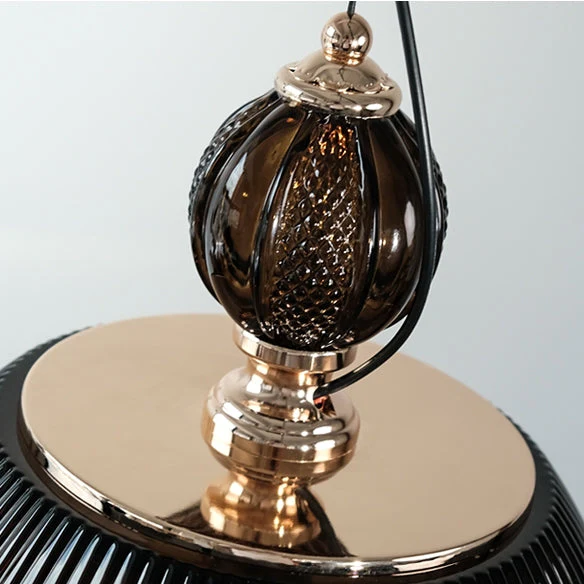 Retro-Inspired Green Glass Pendant Light - Image 5