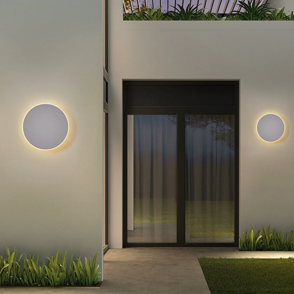 Minimalist Round Metal LED Outdoor Wall Light - Image 3