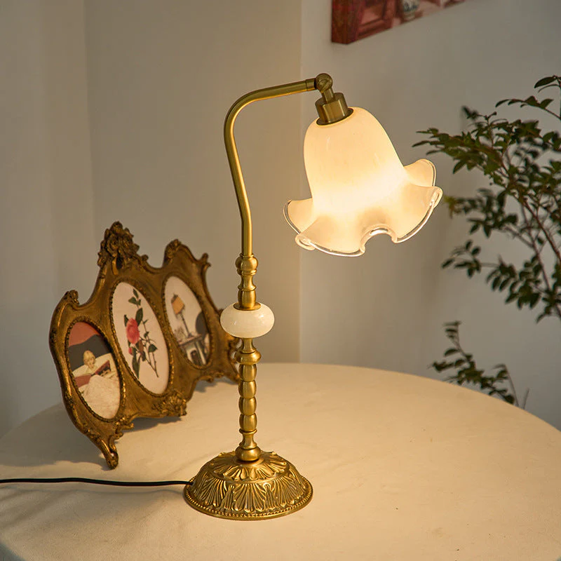 Nouveau Fashion Floral Brass Table Lamp - Image 3