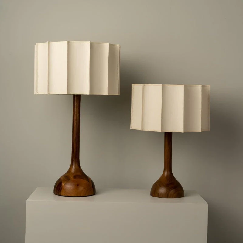 Retro Walnut Fabric Table Lamp