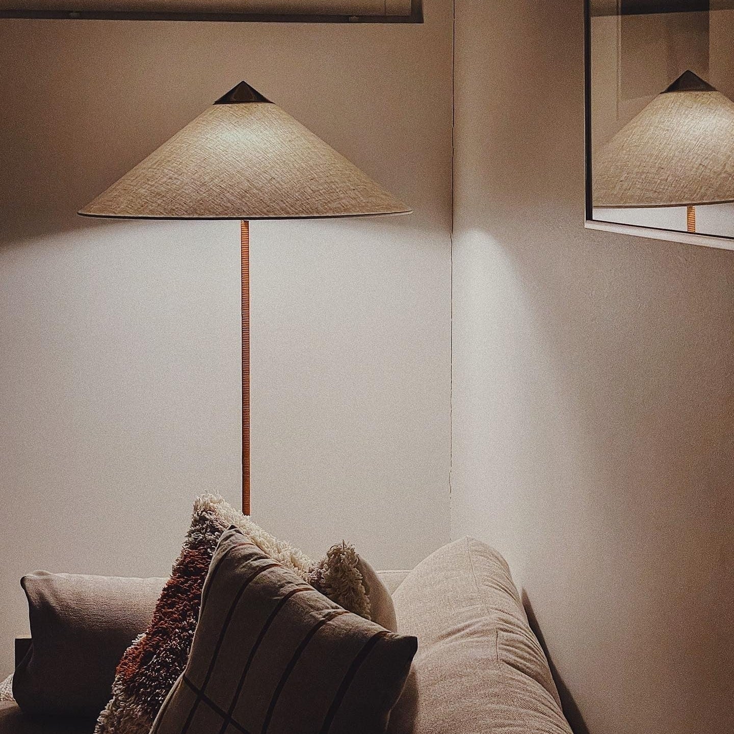 Vintage Rattan Tall Floor lamp For Reading - Image 4
