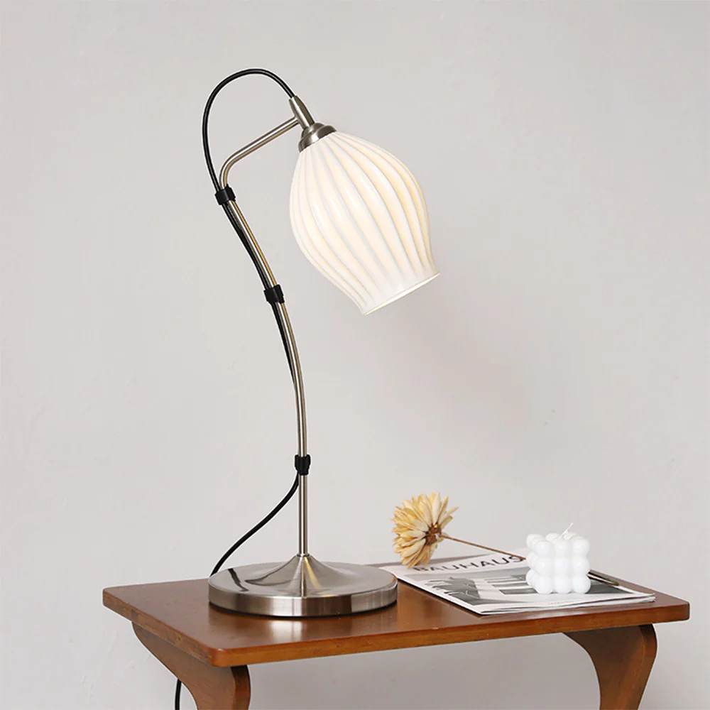 Vintage White Ceramic Ribbed Table Lamp - Image 4